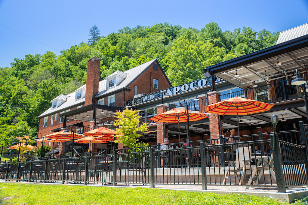 Tapoco Lodge Exterior