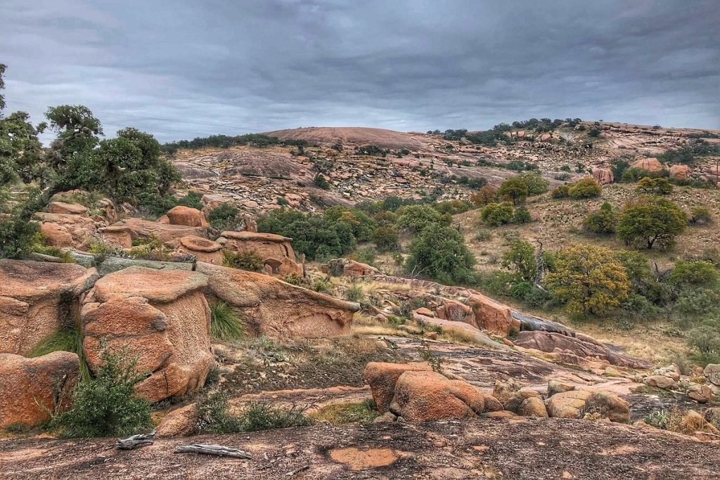 enchanted rock near boutique hotels texas with room service