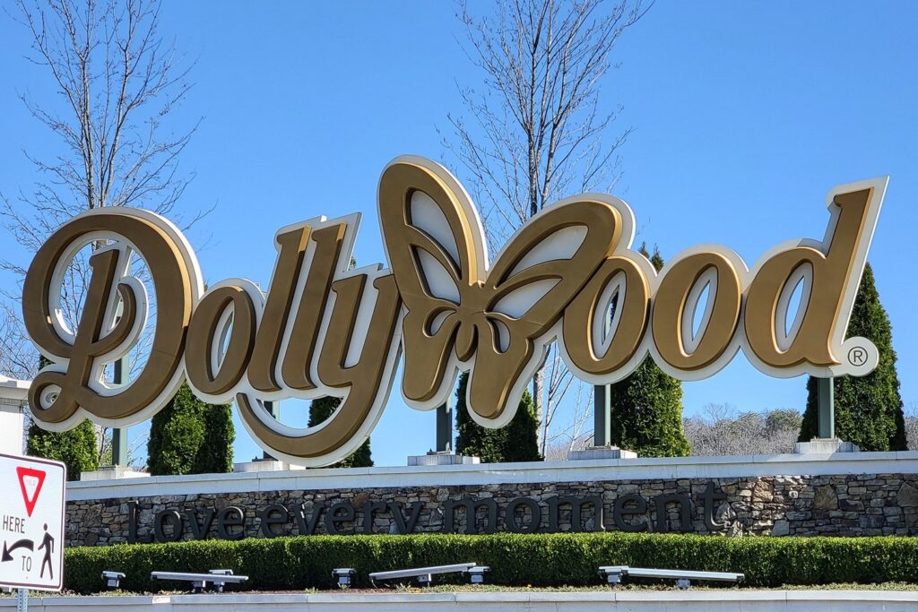 Dollywood, attractions near Robbinsville NC hotels