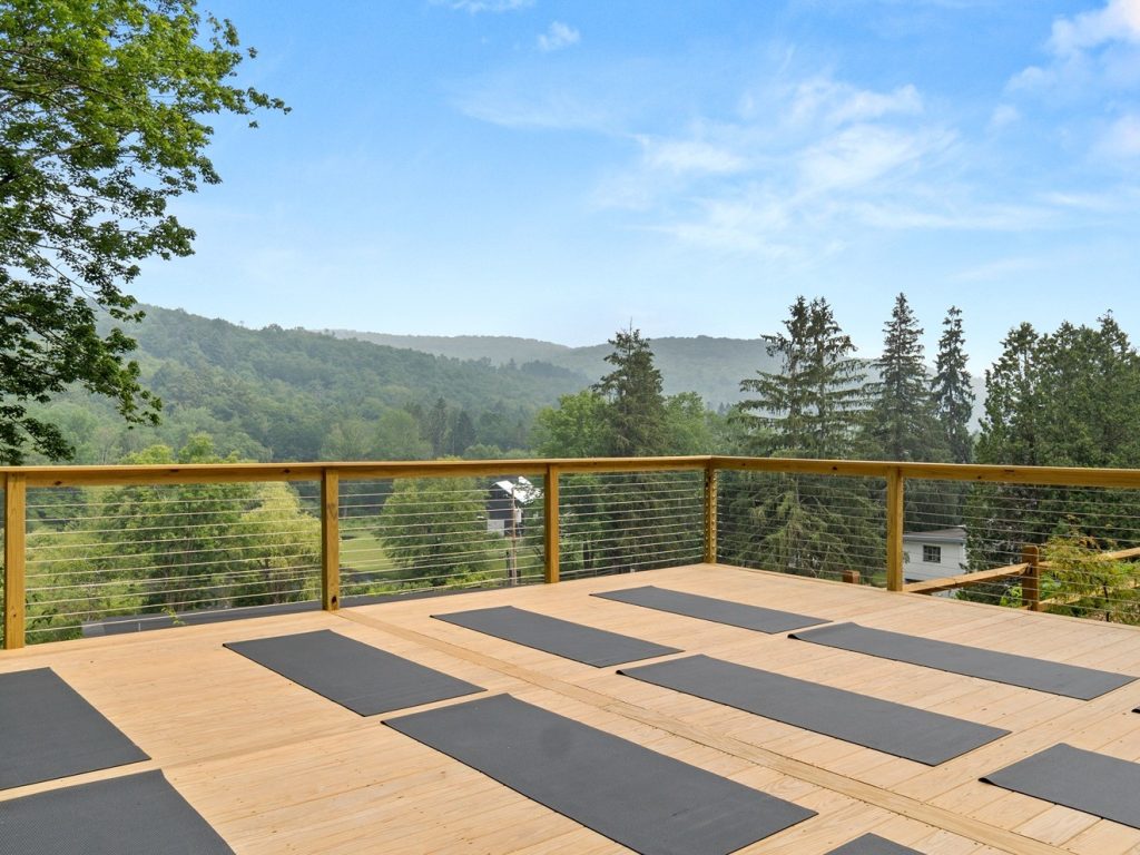 yoga deck callicoon hills hiking trip