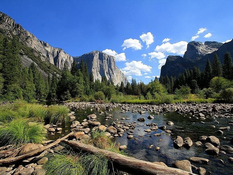 lake in sierra nevada