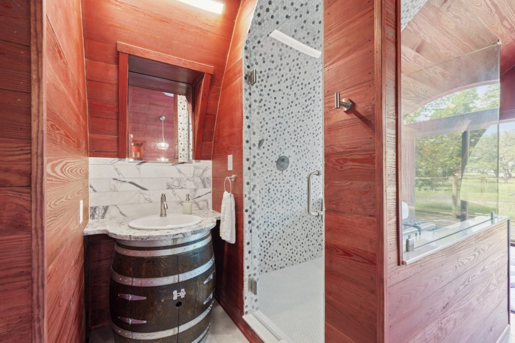 Wine Barrel Cabins Bathroom