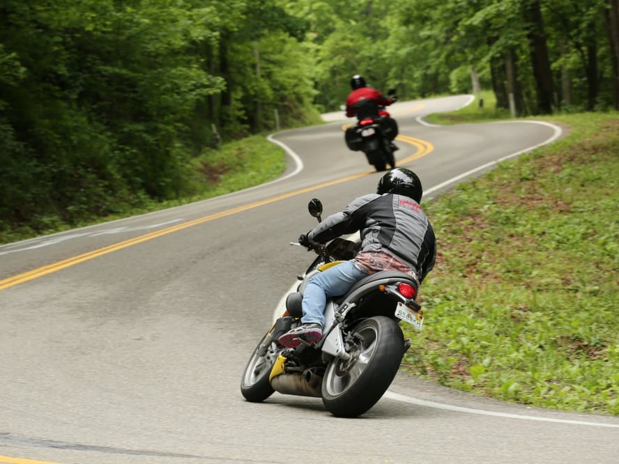 motorcycles on tail of the dragon