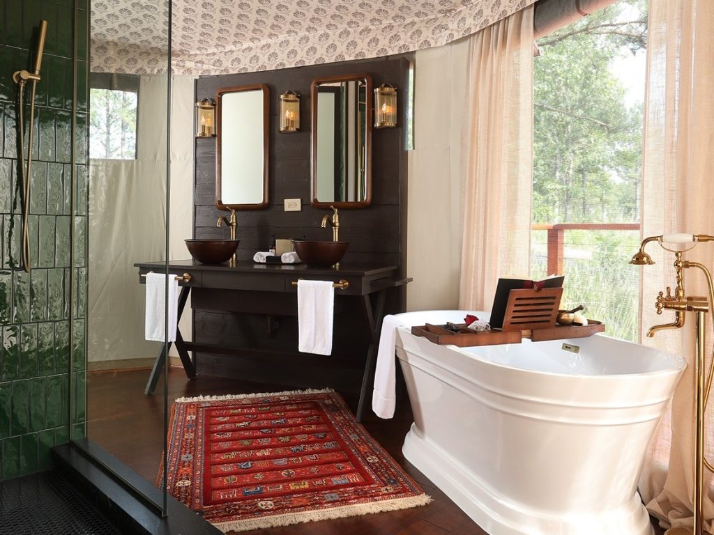 bathroom with spa tub