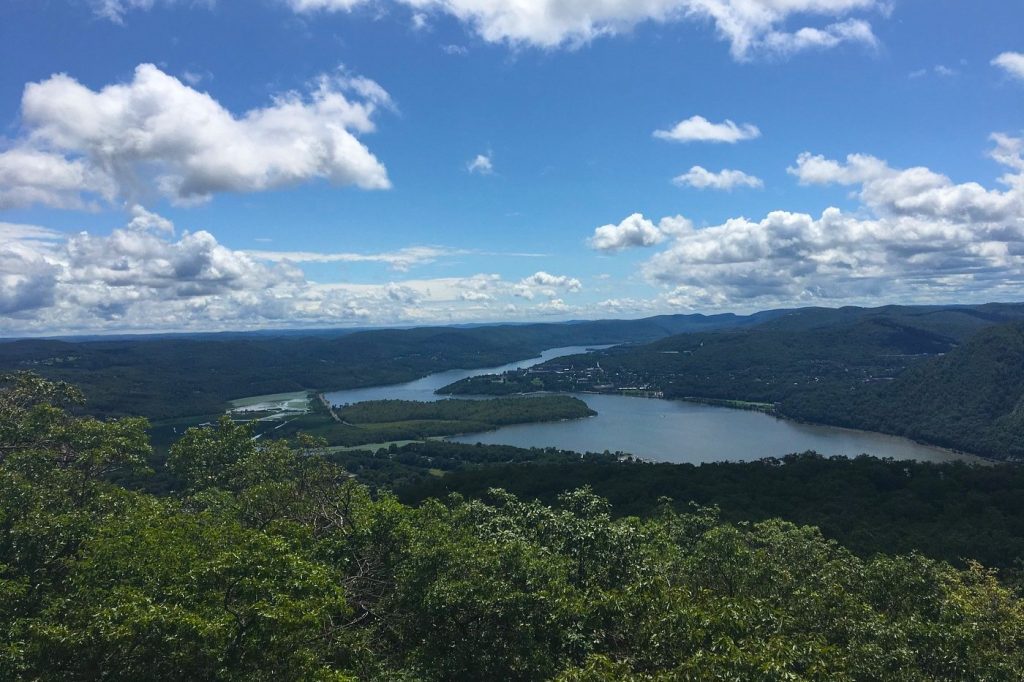 Breakneck Ridge, hiking trails, steep climbs, serious hikers