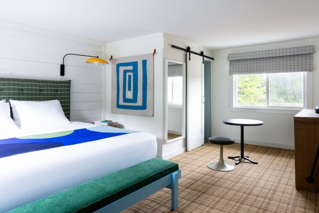 Boutique Hotels Vermont: Outbound Stowe Hotel Room