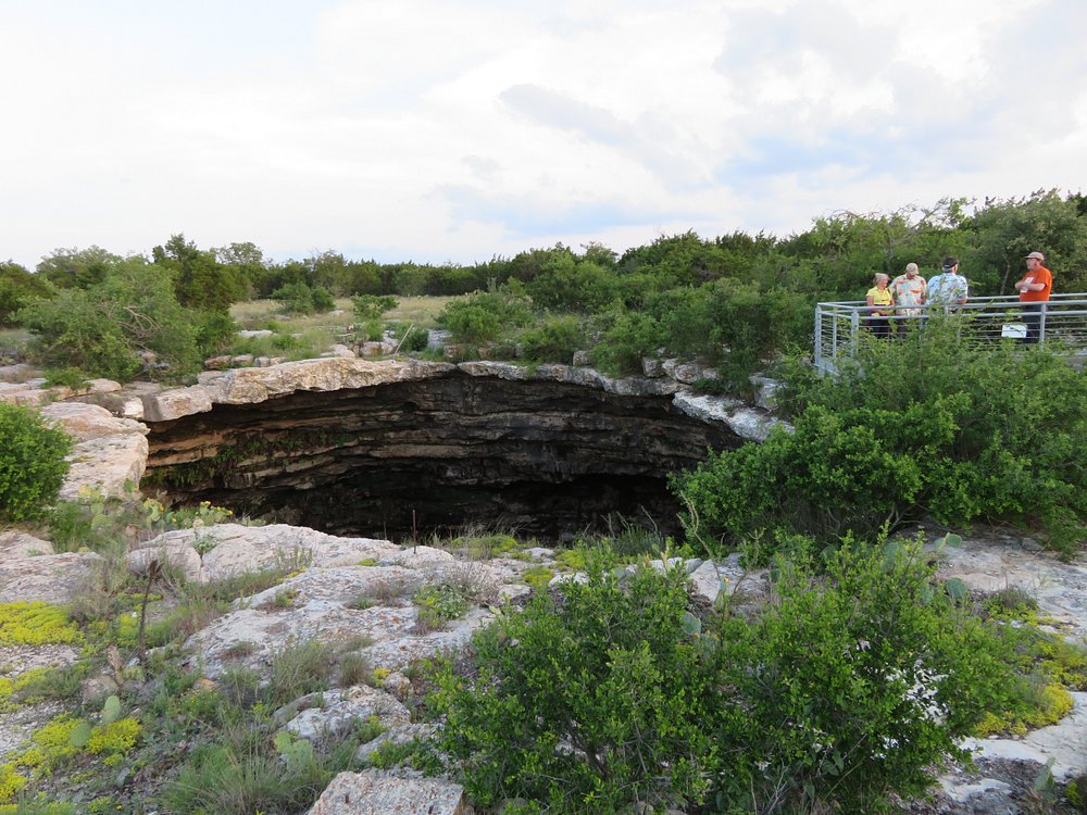 devil's sinkhole state natural area: hill country getaways for families