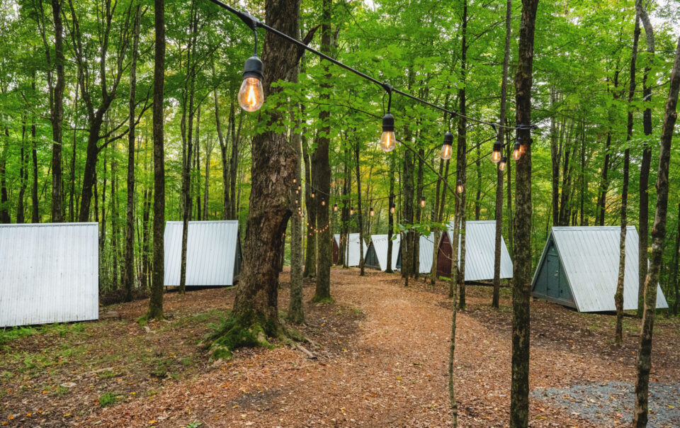 romantic trips for couples: a-frames at callicoon hills