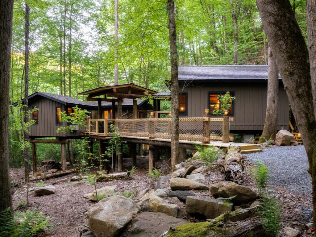 huffman creek retreat the treehouse; super secluded resorts in us