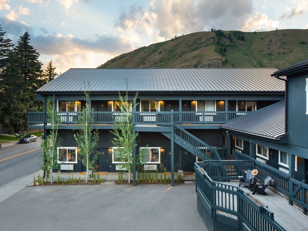 anvil hotel jackson hole summer resorts