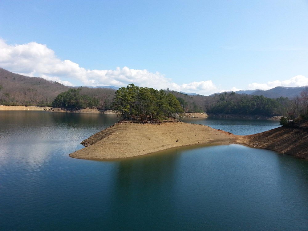 Fontana Dam: Romantic Trips in NC